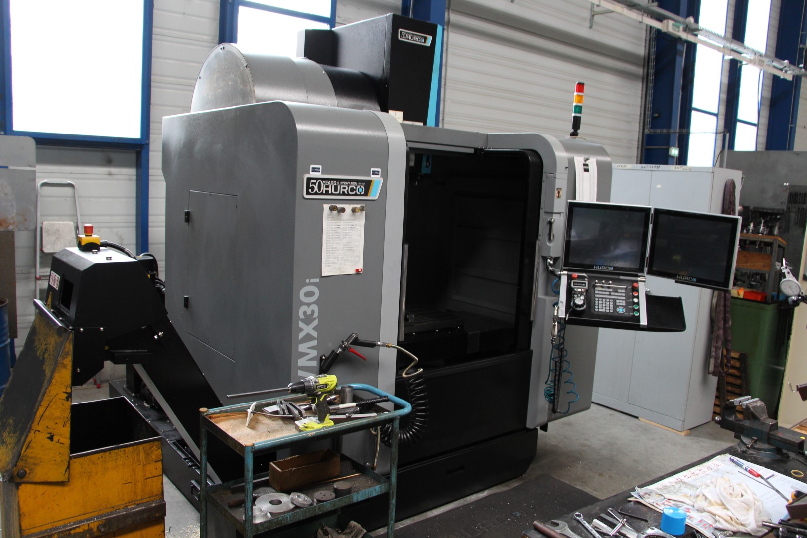 3 axes cnc machining center