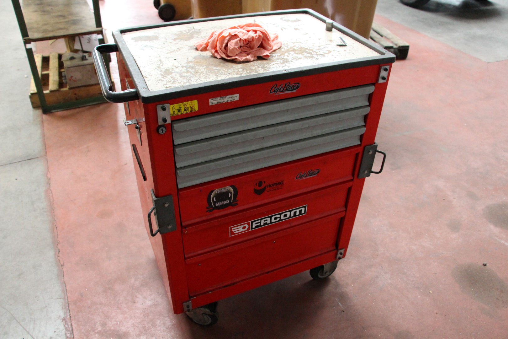 Rolling cabinet with tools