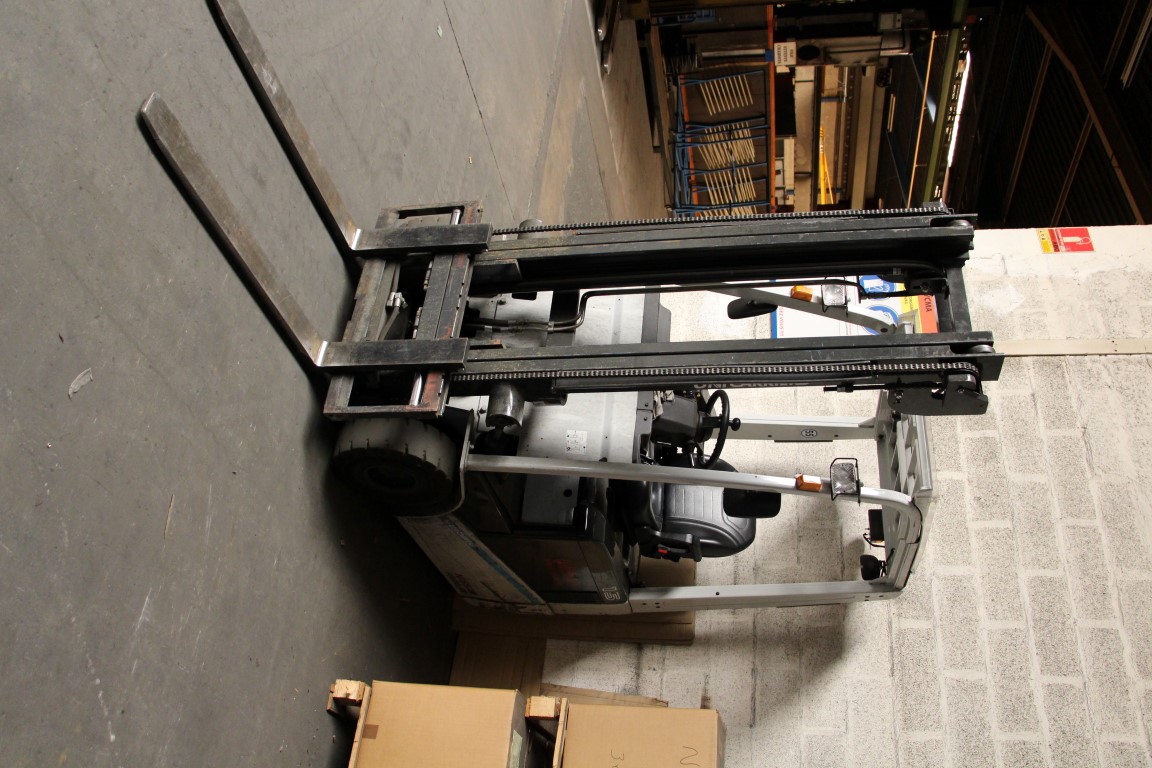 Electrical forklift truck