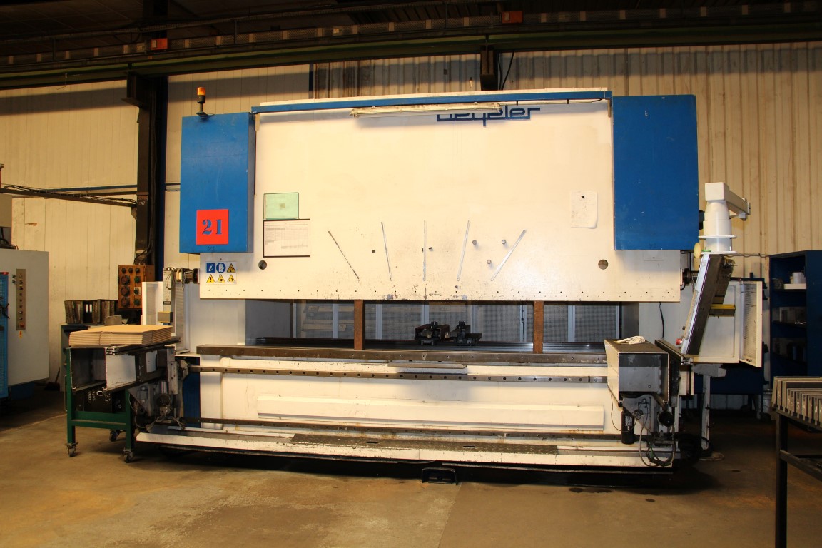 press brake 300T wih tools