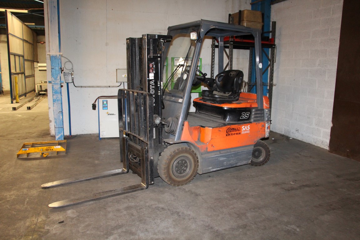 Electrical forklift