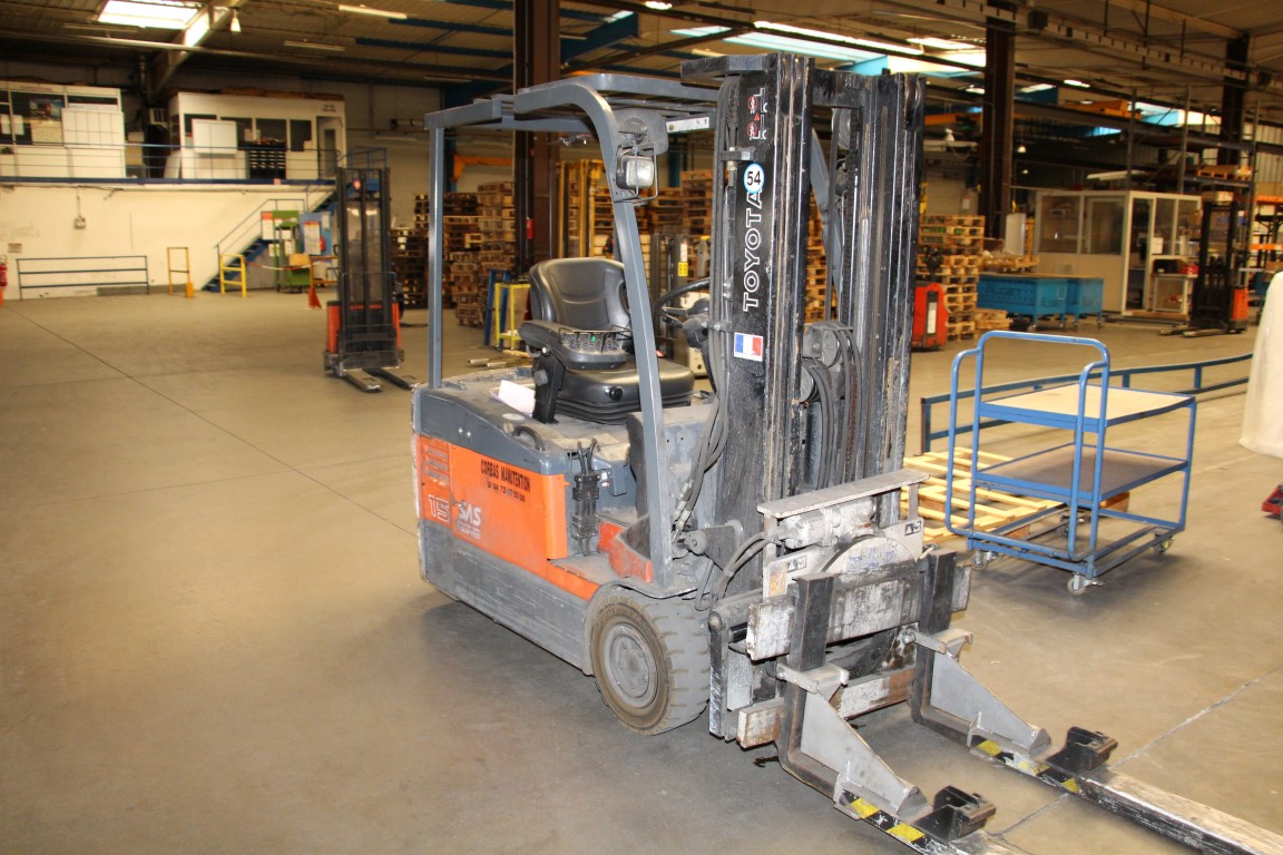Electrical forklift
