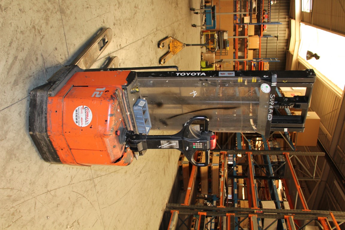 Electrical forklift